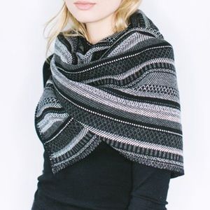 NWT Sophia Reyes Winged Blanket Scarf
